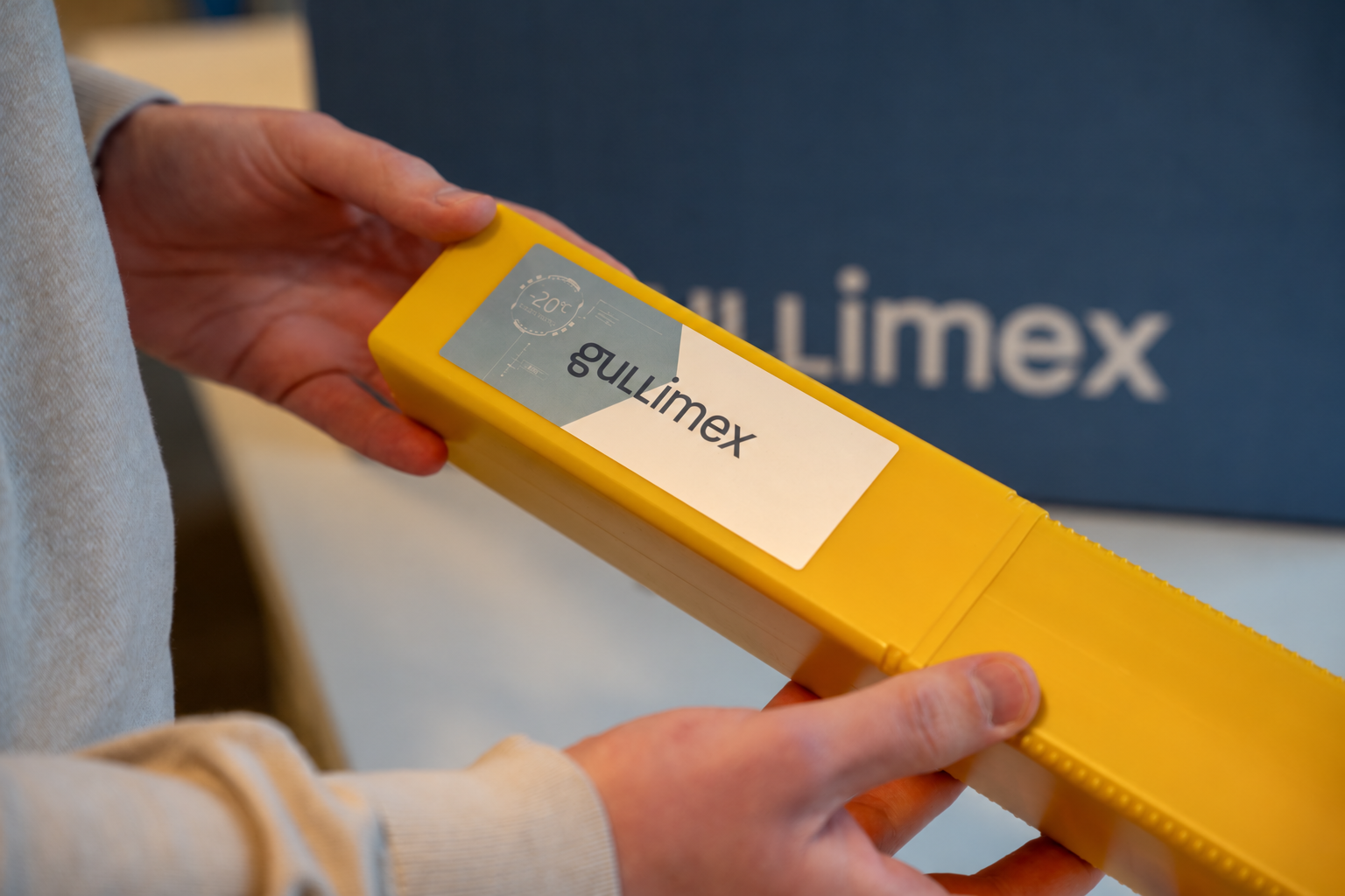 Gele Gullimex Verzendkoker voor het veilig versturen van meetinstrumenten